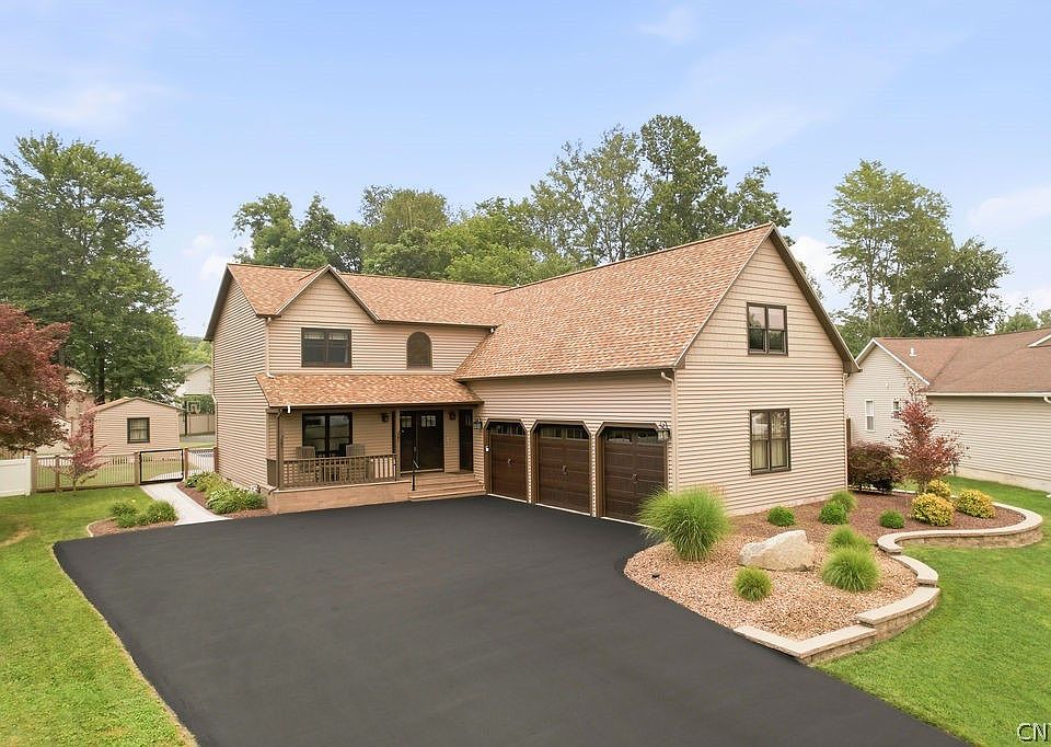 1st image of 16 Orangewood Dr