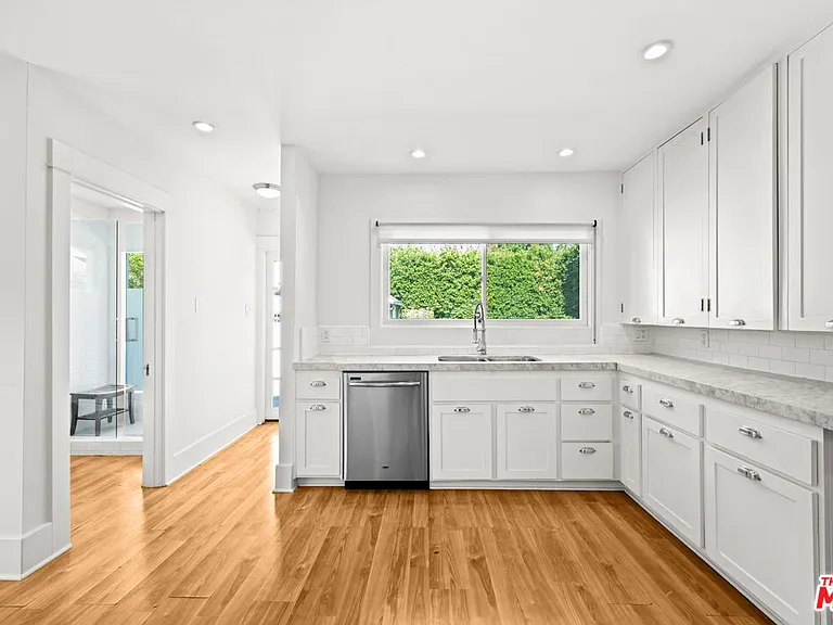 1441 N Ogden Dr — Photo 26