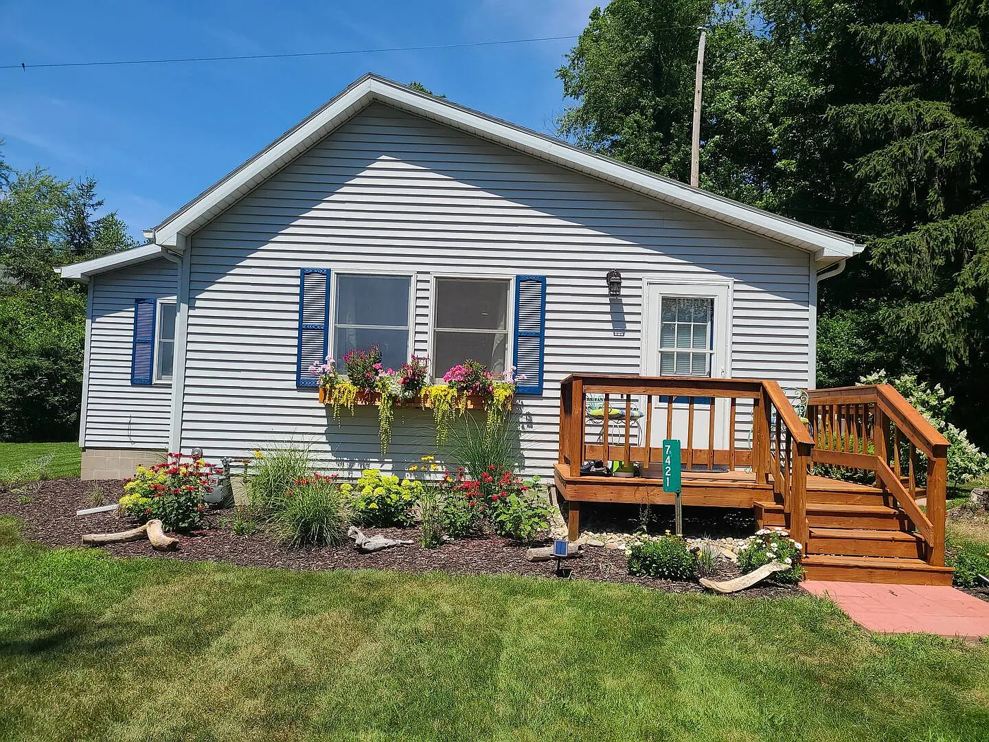3 bed, 1100 sqft, $2,000 — Photo 1