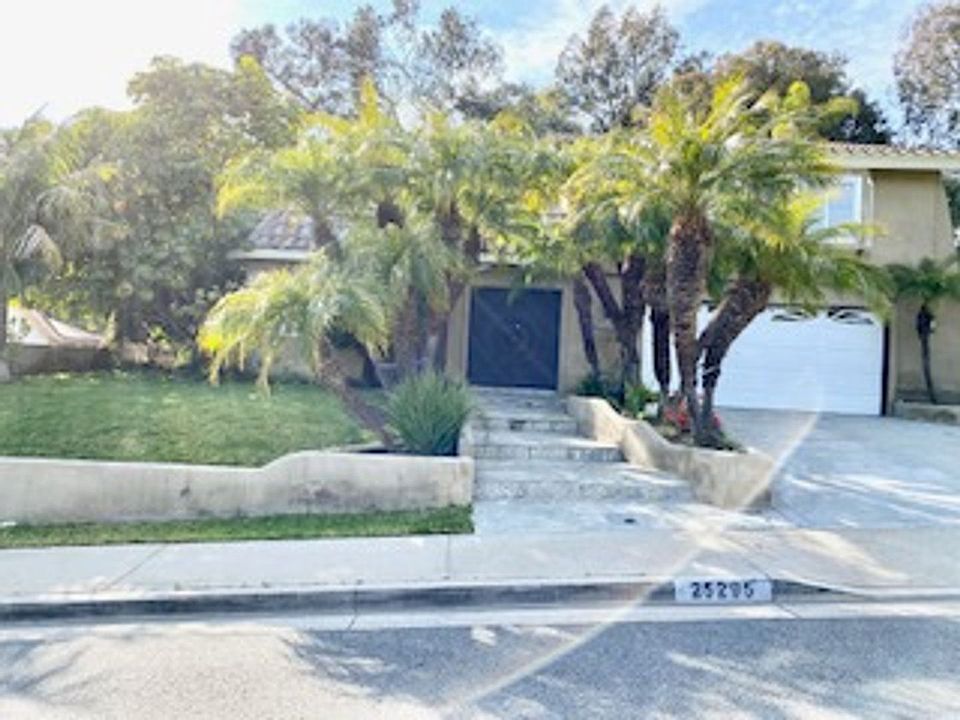 1st image of 25295 Terreno Dr