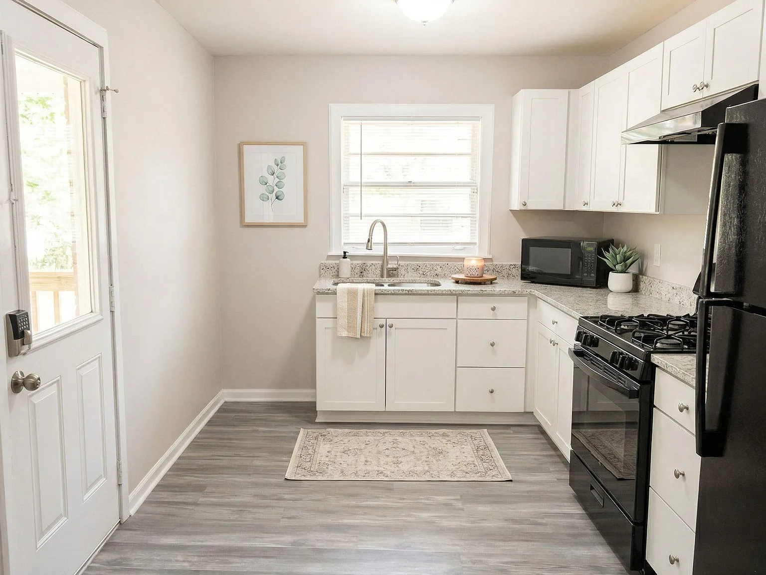 4 bed, 4.0 bath, 2100 sqft, $1,087 — Photo 2