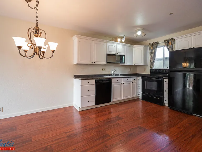 308 River St #B11 — Photo 3