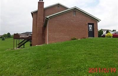 2nd image of 103 Oakwood Dr
