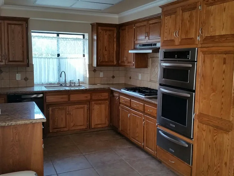 1075 Amethyst Dr — Photo 4