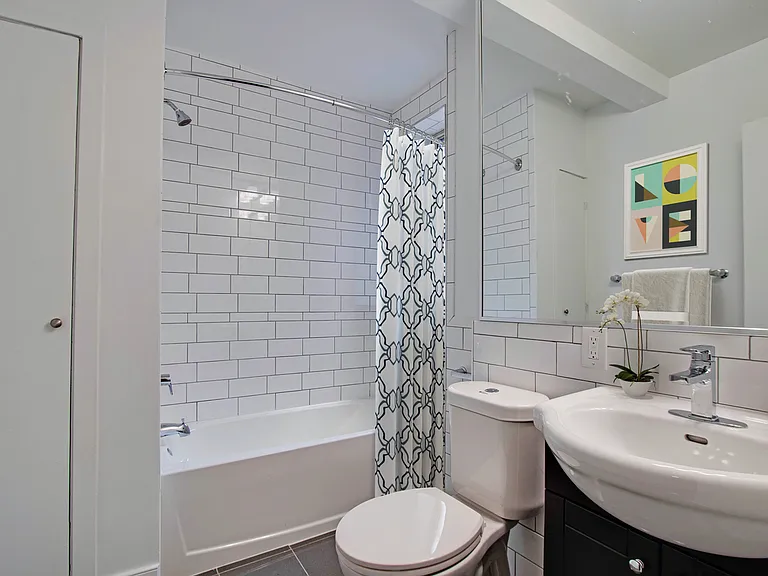 1596 Bathurst St #207 — Photo 7