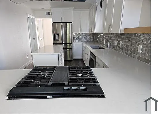 1515 Center St #5 — Photo 5