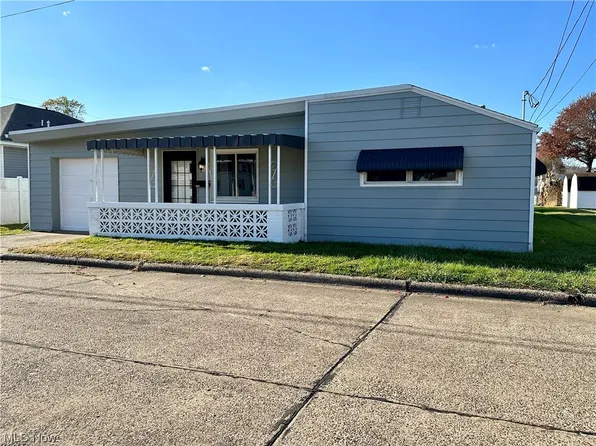 3903 4th Ave, Vienna, WV 26105