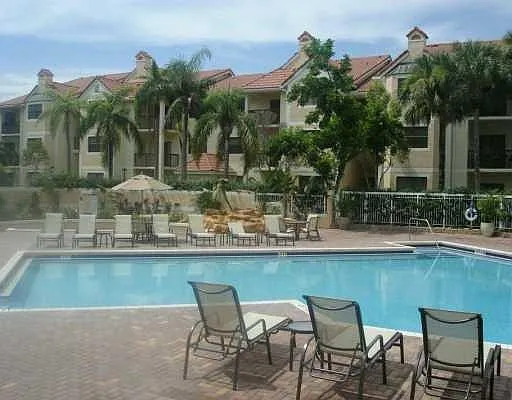 2 bed, 2.0 bath, 1114 sqft, $1,795 — Photo 2