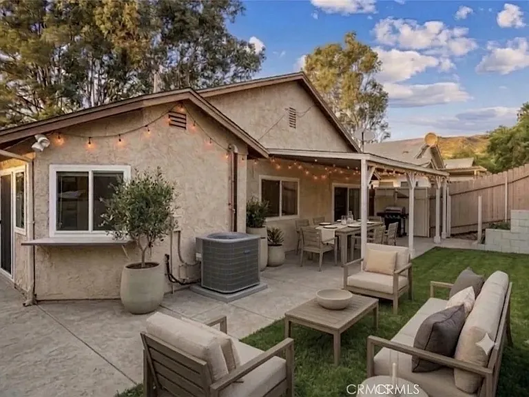 14071 Fenton Ln — Photo 3