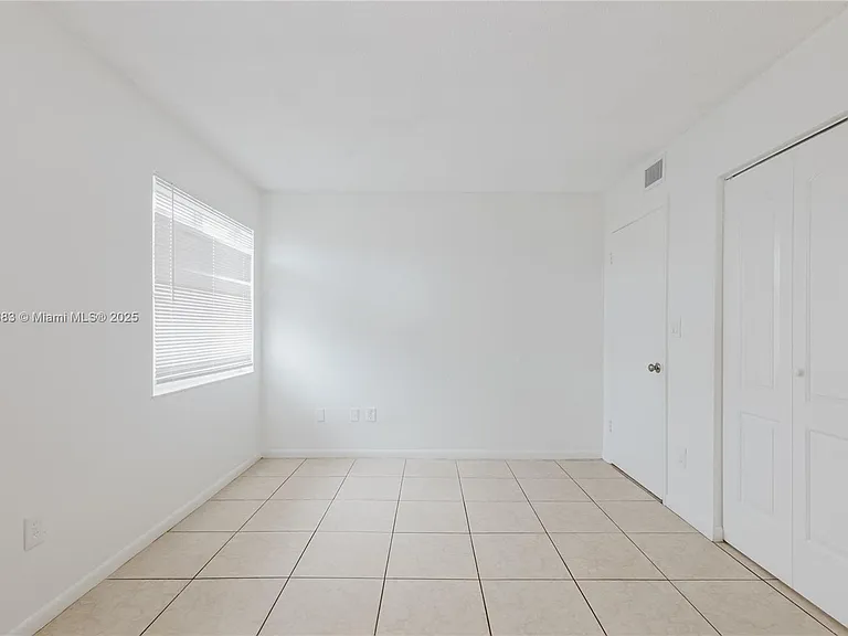 2020 NW 119th St #1122 — Photo 16