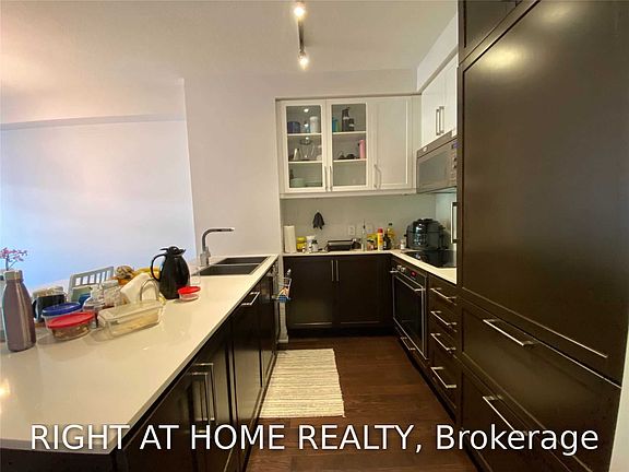 4th image of 21 Clairtrell Rd #224