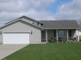 209 Cottontail Dr, Amherst, OH 44001