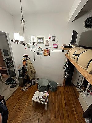2nd image of 526 E 11th St #1RW