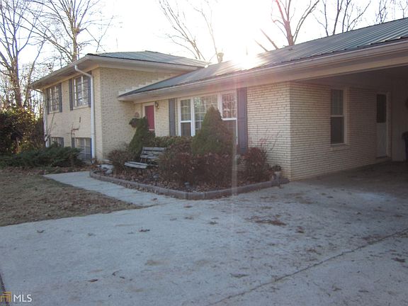 2nd image of 985 Lakemont Dr