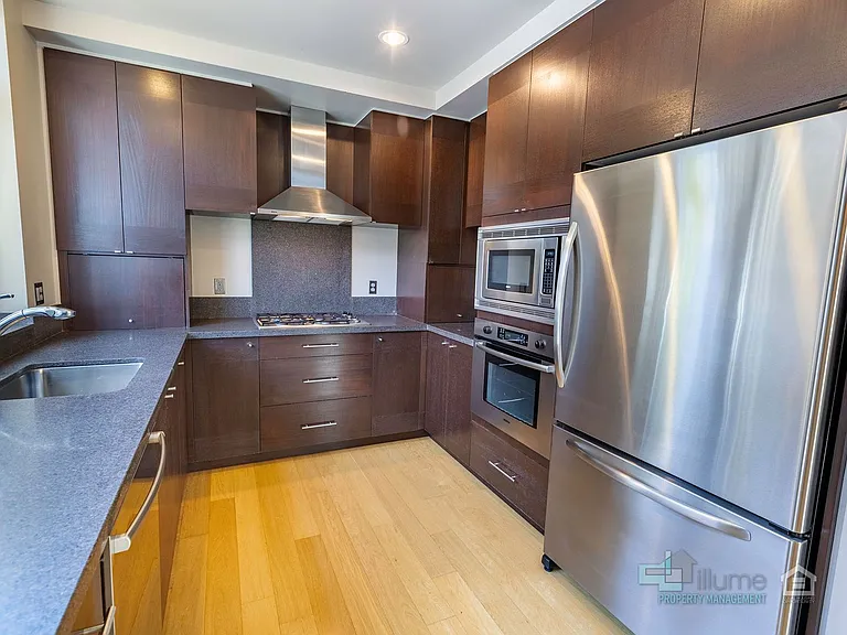 1920 SW River Dr #202 — Photo 37