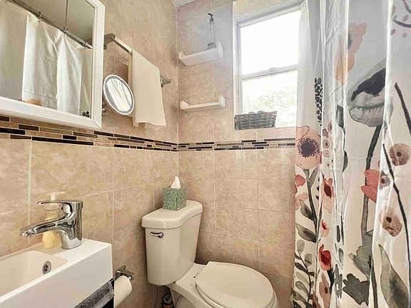 4th image of 479 Wilson Ave APT 8