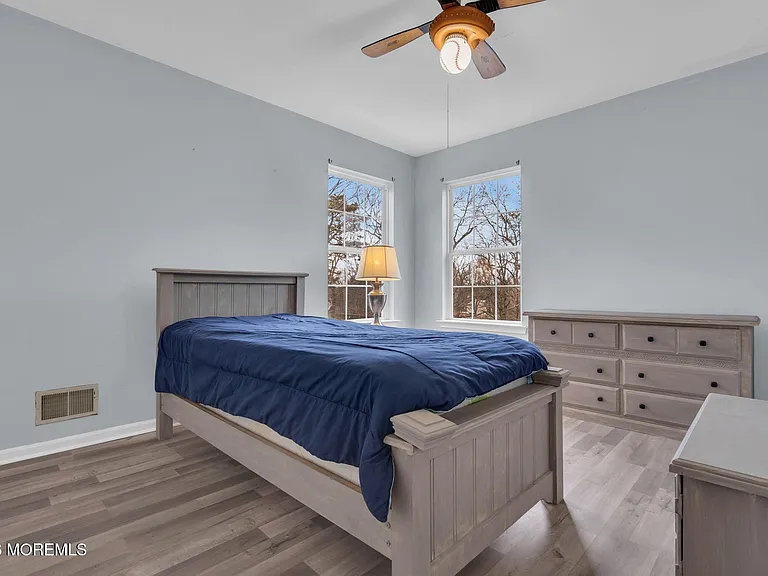 107 Shenandoah Blvd — Photo 32