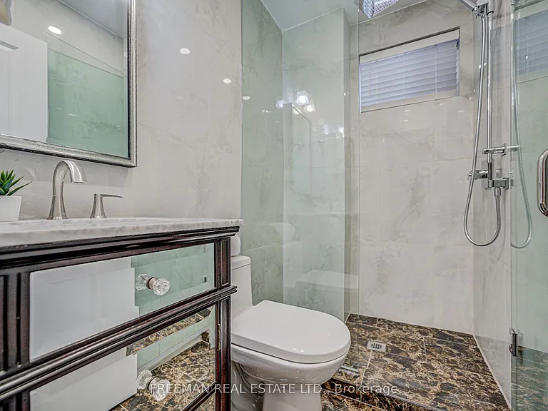 916 Manning Ave #MAIN2ND FLOOR — Photo 11