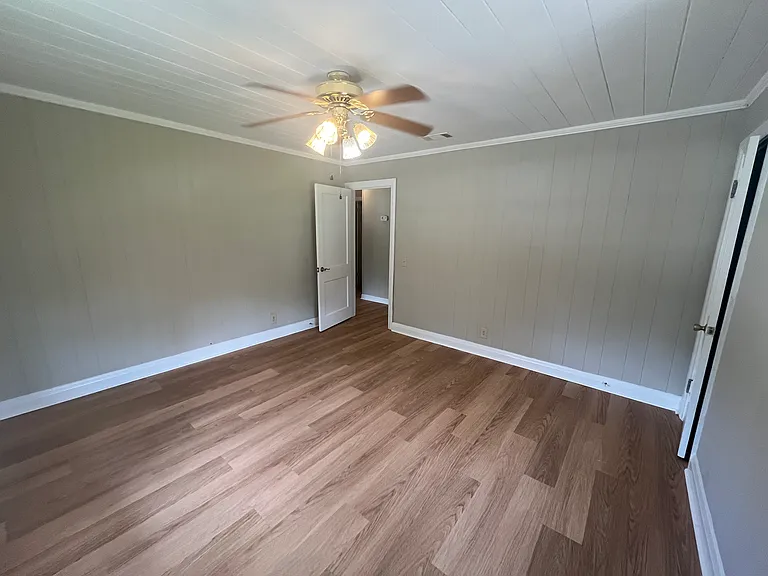 333 E Main St — Photo 34