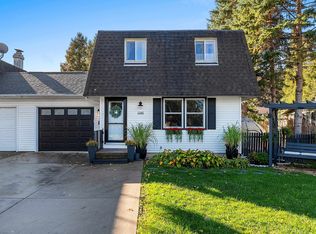 1040 S 7th St, De Pere, WI 54115