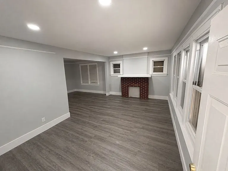 13944 Winthrop St — Photo 10