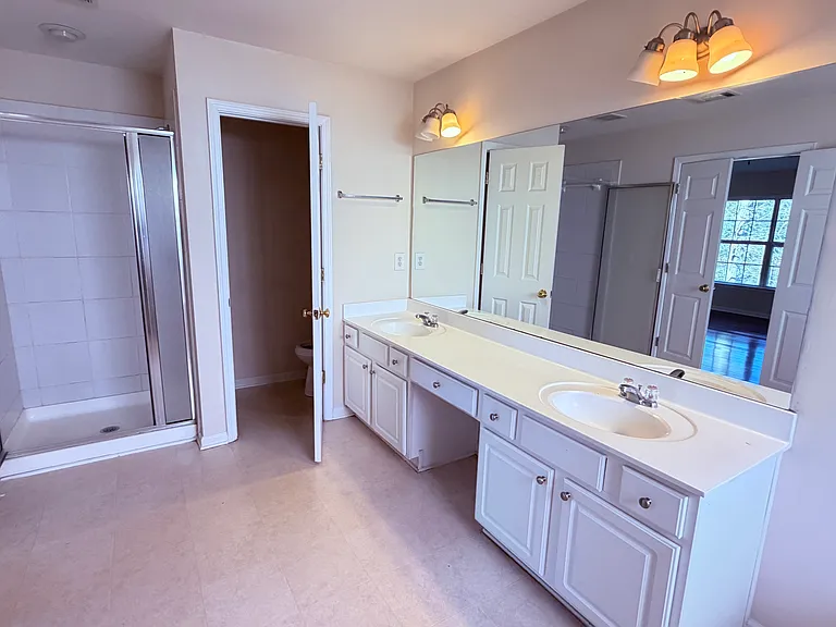 908 Wendlebury Ct — Photo 28