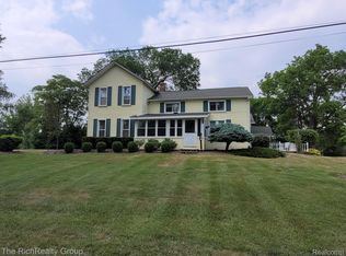 9057 Brookville Rd, Plymouth, MI 48170