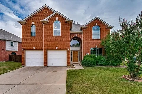 2700 Thorncreek Ln Photo 1