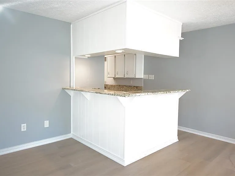 11712 S Kirkwood Rd — Photo 9