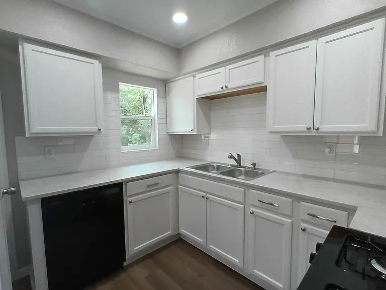 404 Mid America Blvd — Photo 10