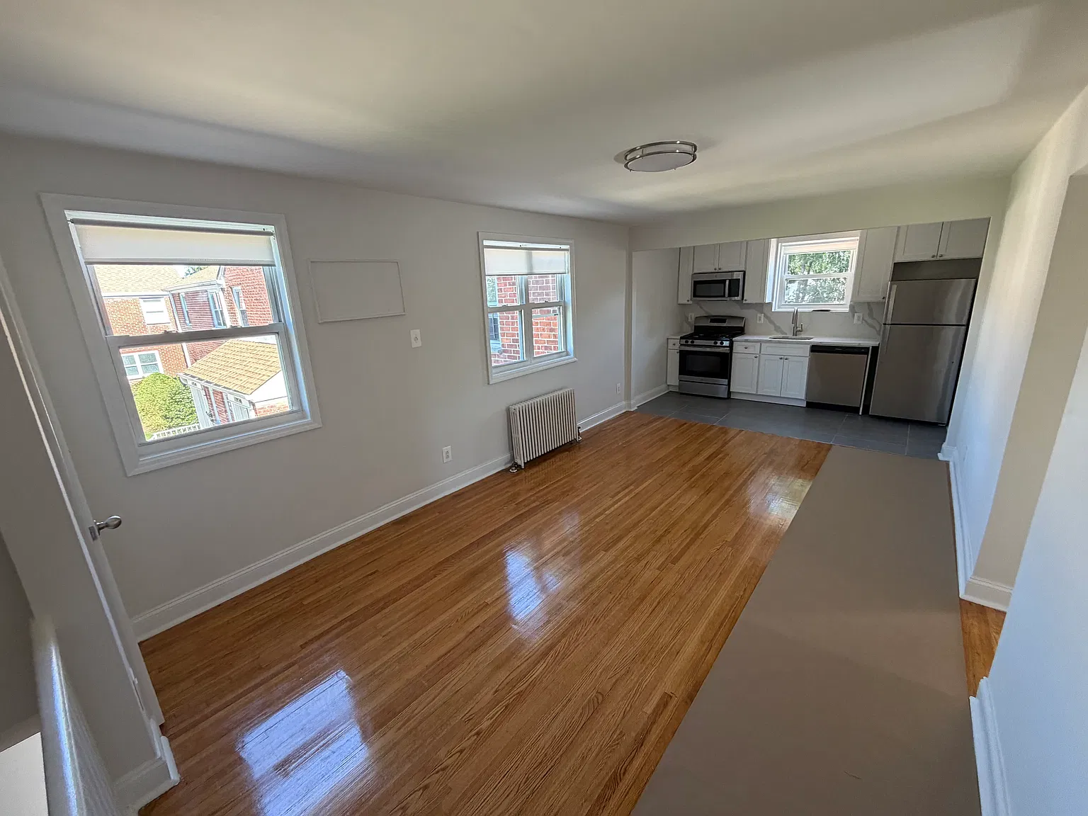2 bed, 975 sqft, $2,649 — Photo 4