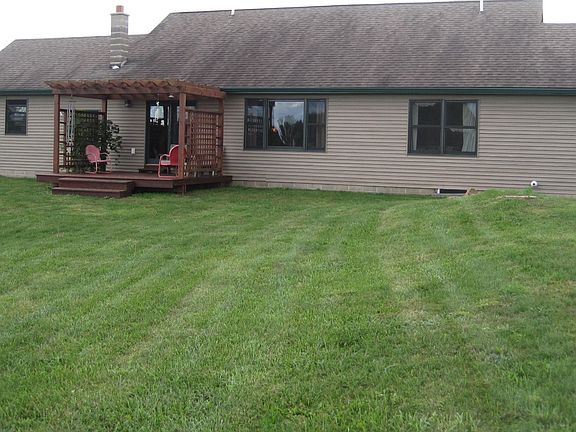 3rd image of 1692 White Spruce Dr