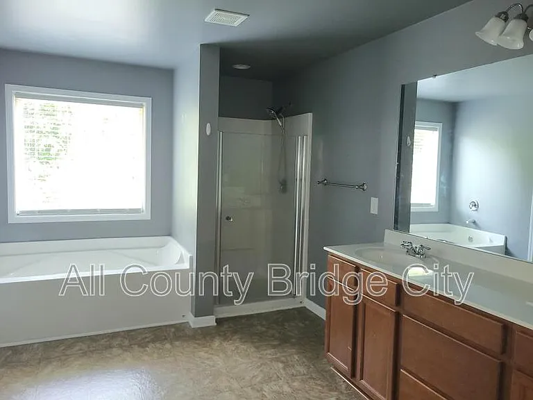 5 Calgary Ct — Photo 11