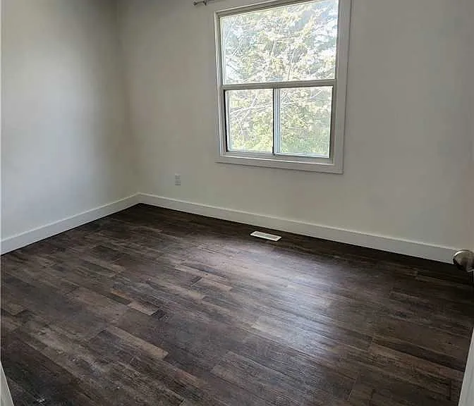 107 Crittenden Sq — Photo 10