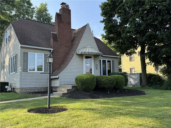 11224 Center St NE, Sandyville, OH 44671