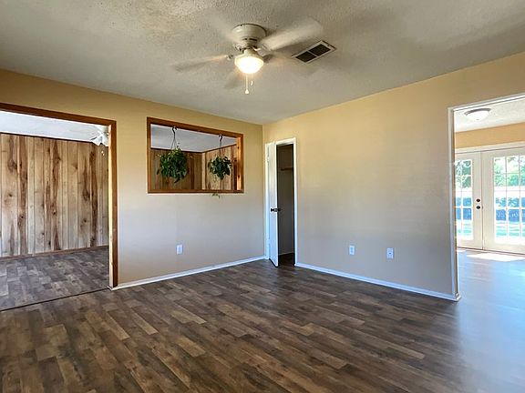 3rd image of 410 Magnolia St