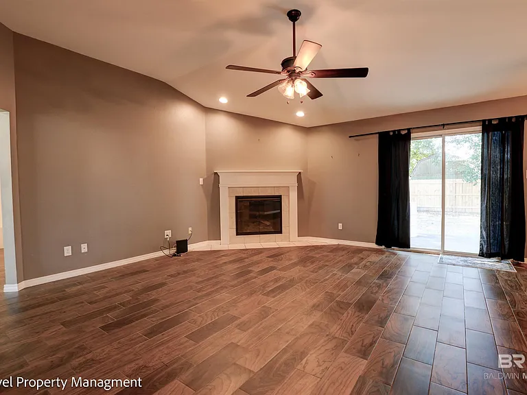 15307 Hearthstone Dr — Photo 4