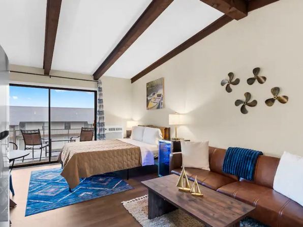 100 Getaway Cir #128