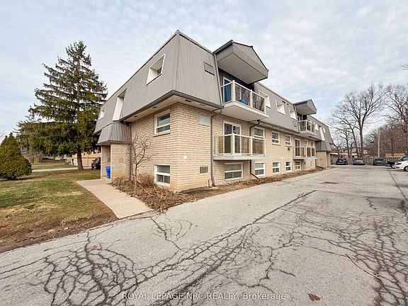 3rd image of 90 Woodlawn Rd #7