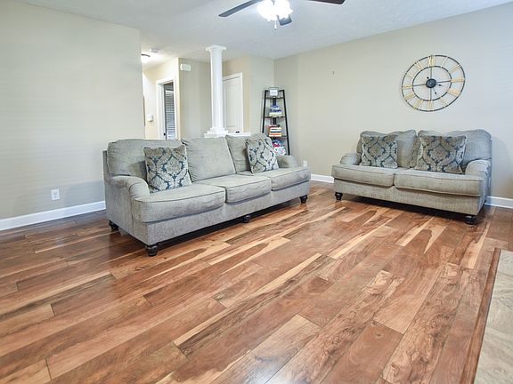 3rd image of 3741 Windhaven Dr
