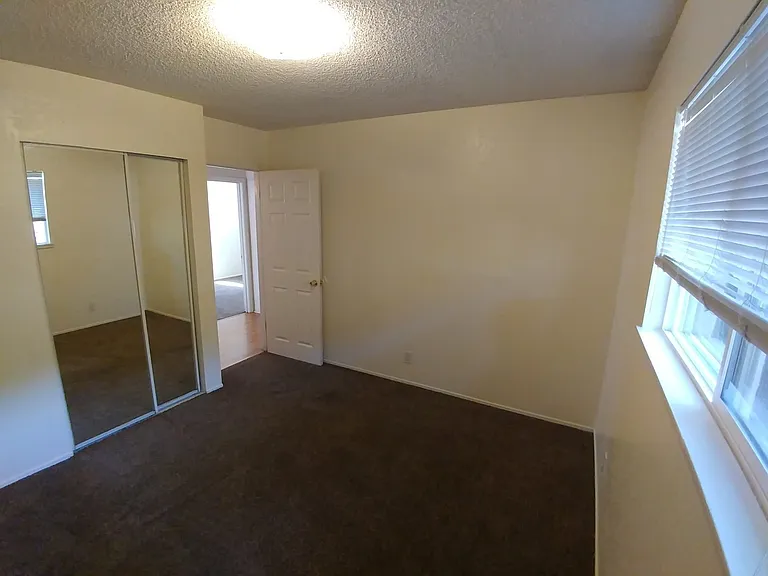 2801 Shasta View Dr — Photo 11