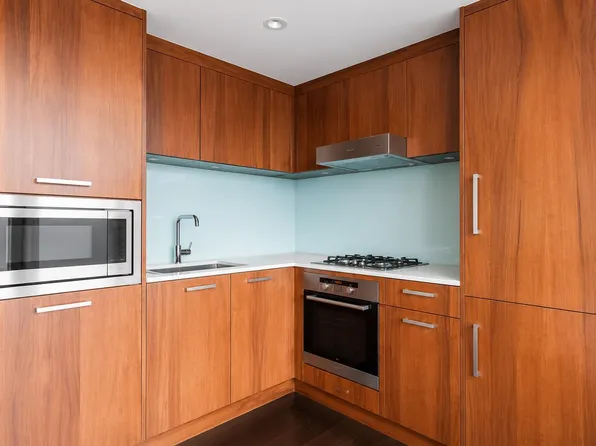 1565 W 6th Ave #602, Vancouver, BC V6J 1R1
