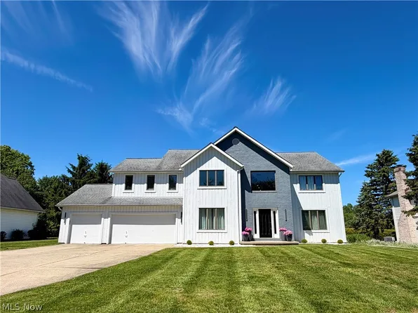 608 Dewitt Dr, Highland Heights, OH 44143
