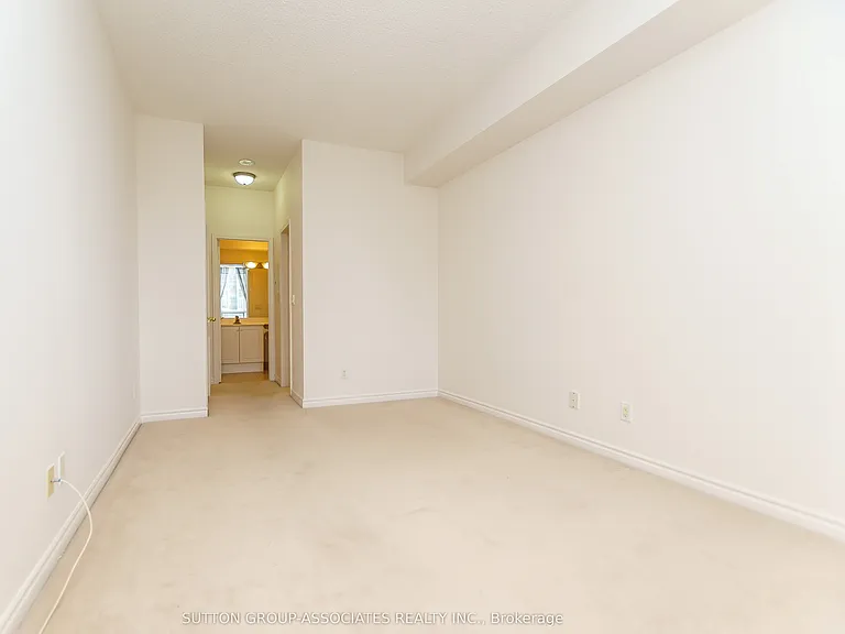 28 Byng Ave #1507 — Photo 17