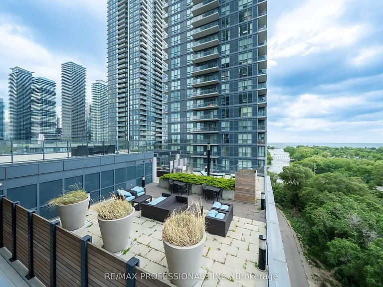 2220 Lake Shore Blvd W #909 — Photo 24