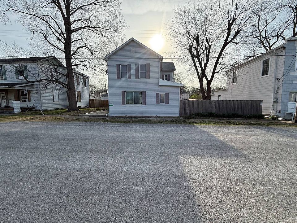 1st image of 209 N Benton St