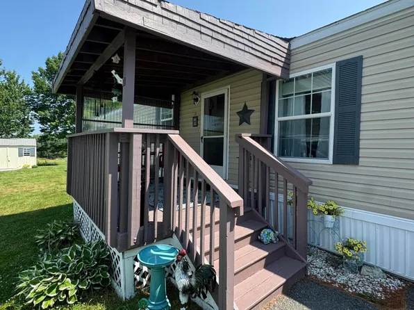 80 Emerald Drive, Holden, ME 04429