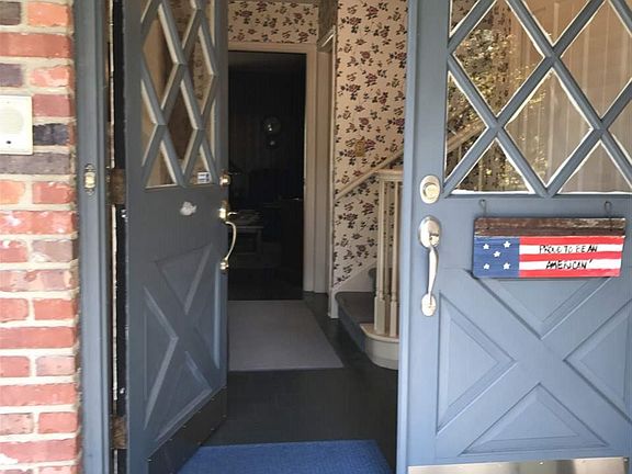 3rd image of 2221 E Covenanter Dr