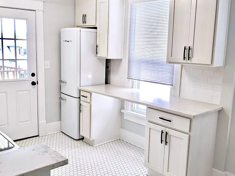 415 Park Cir — Photo 14