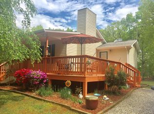 1153 Woods Edge Dr, Bedford, VA 24523